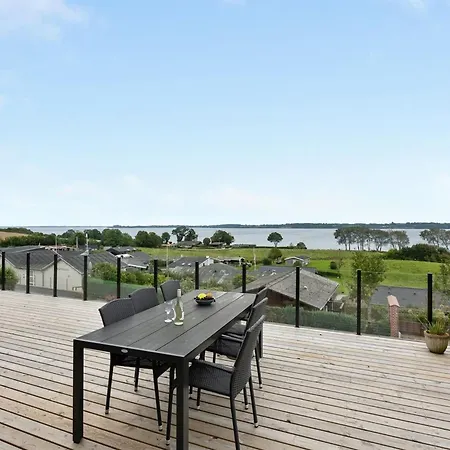 Karli - 330m To The Fjord By Interhome *