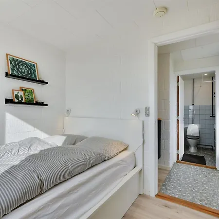 Nyaraló Karli - 330m To The Fjord By Interhome *